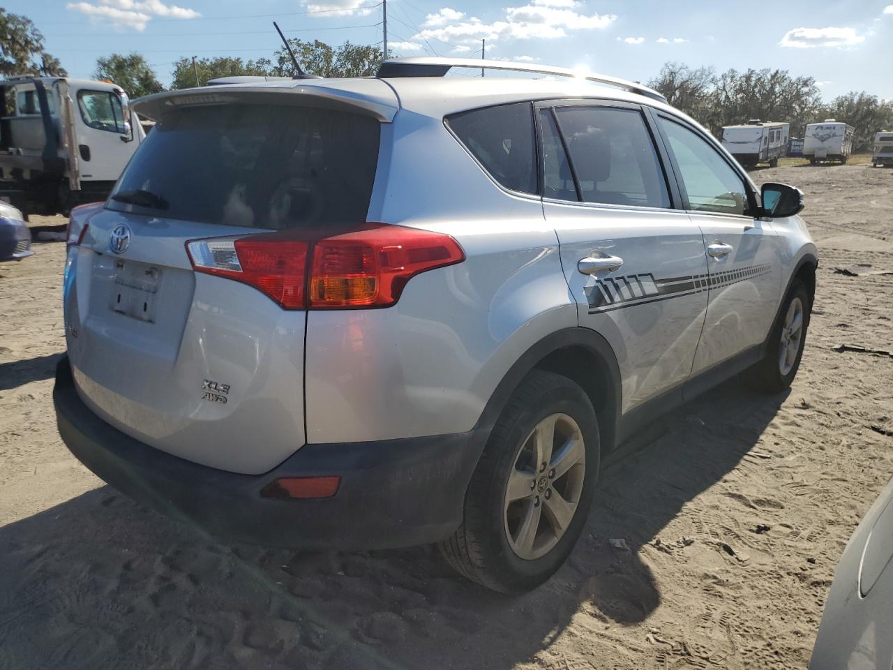 VIN 2T3RFREV4FW245161 2015 TOYOTA RAV4 no.3