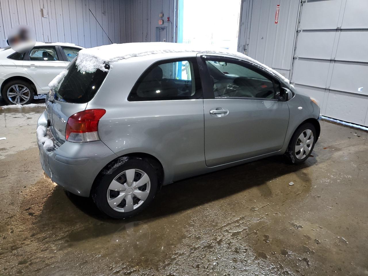 2010 Toyota Yaris - Image 3