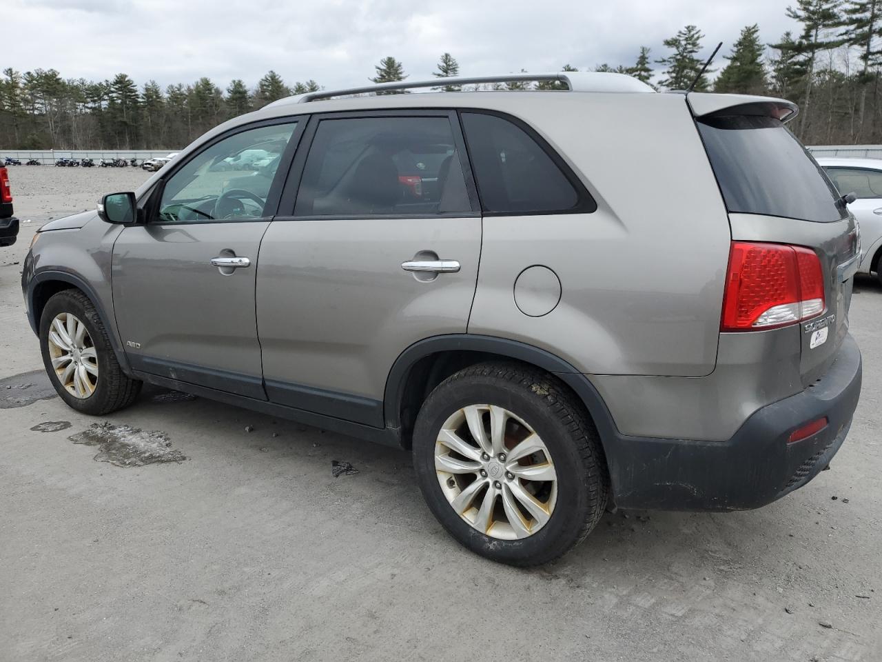 2011 Kia Sorento - Image 2