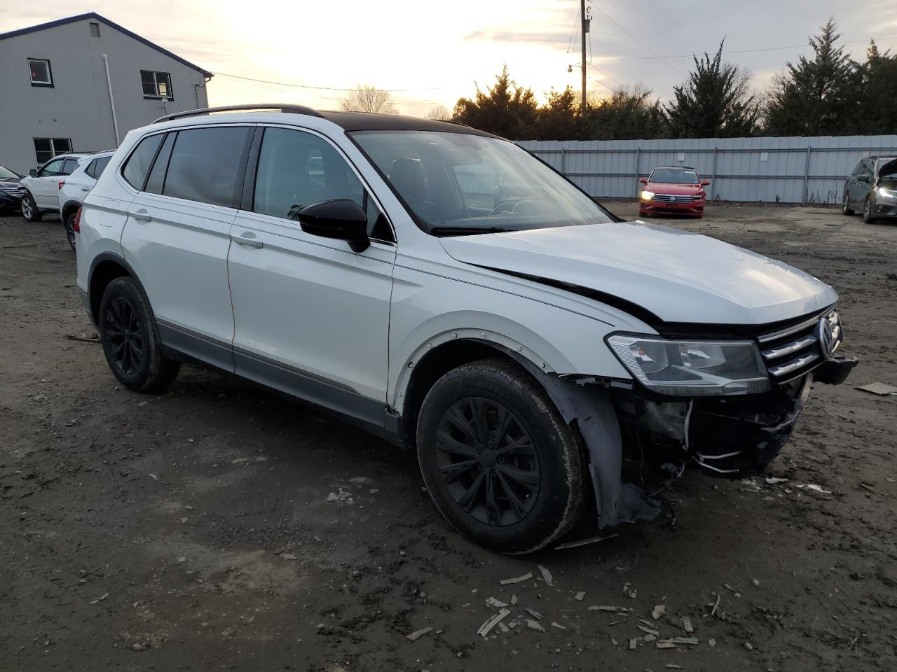 2018 Volkswagen Tiguan - Image 4