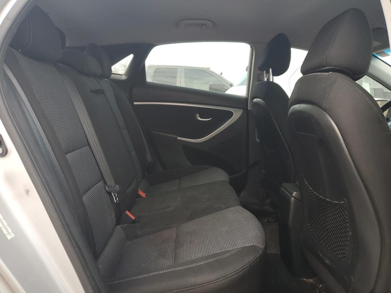 2014 Hyundai Elantra - Image 10