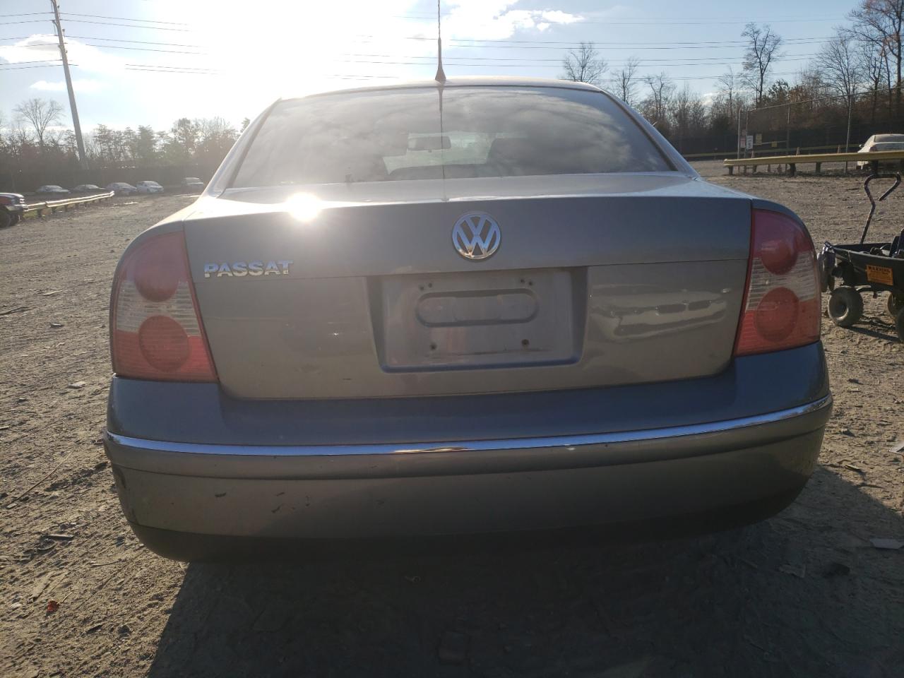 2004 Volkswagen Passat - Image 6
