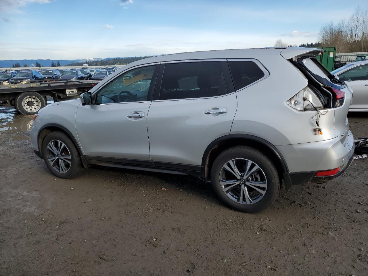 2019 Nissan Rogue - Image 2