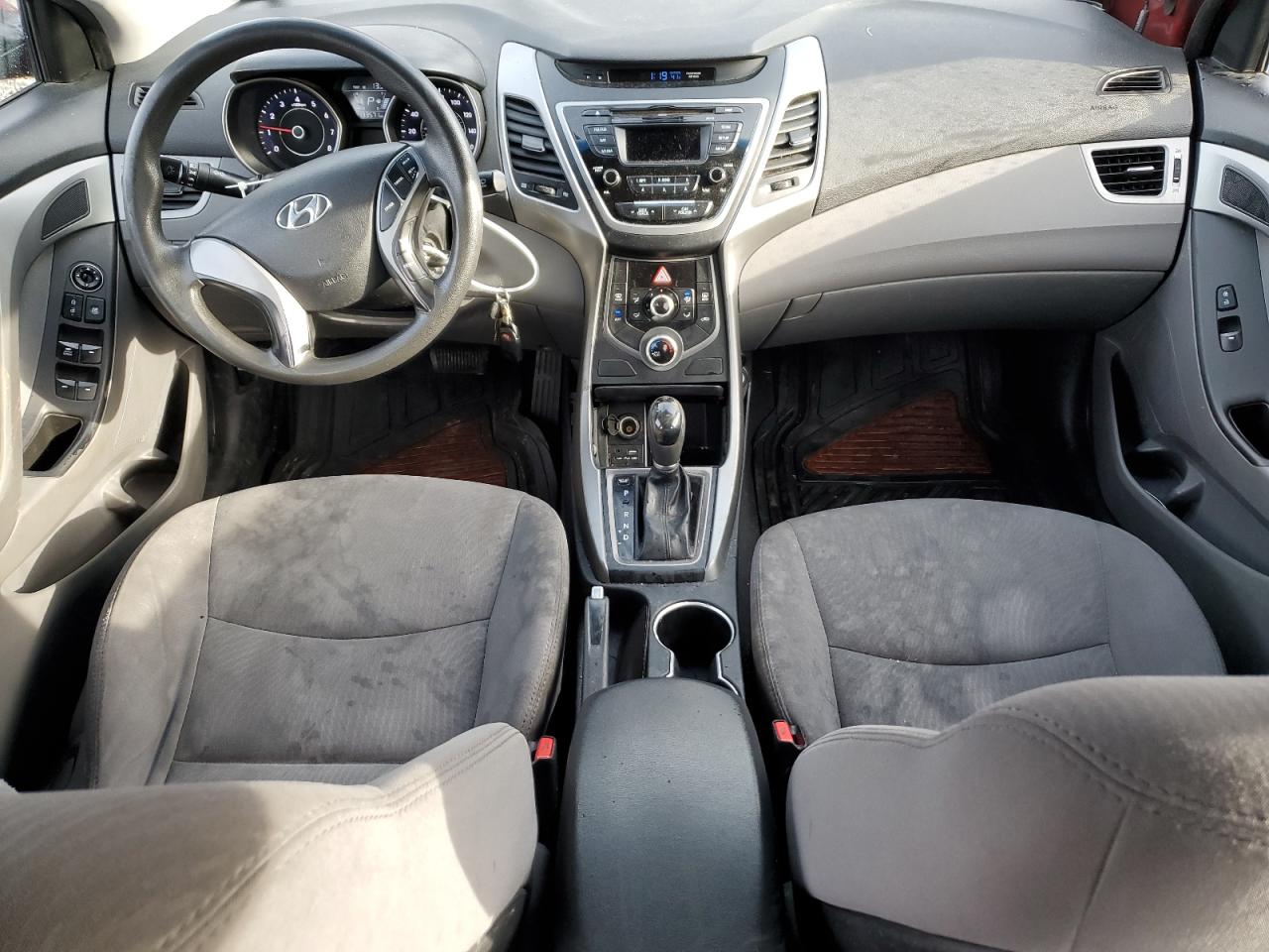 2016 Hyundai Elantra - Image 8