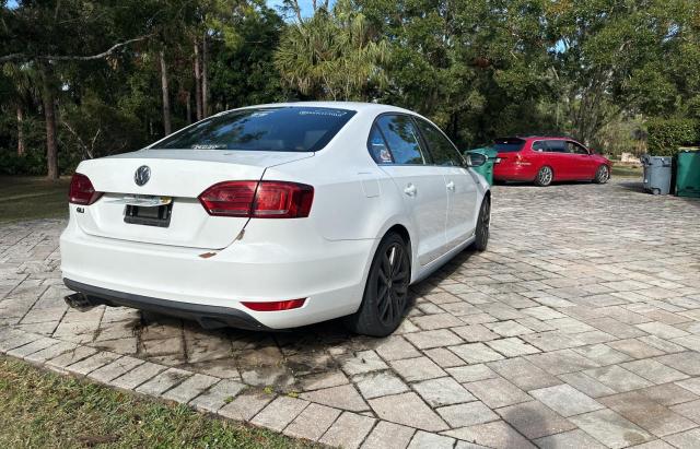 Sedans VOLKSWAGEN JETTA 2014 White