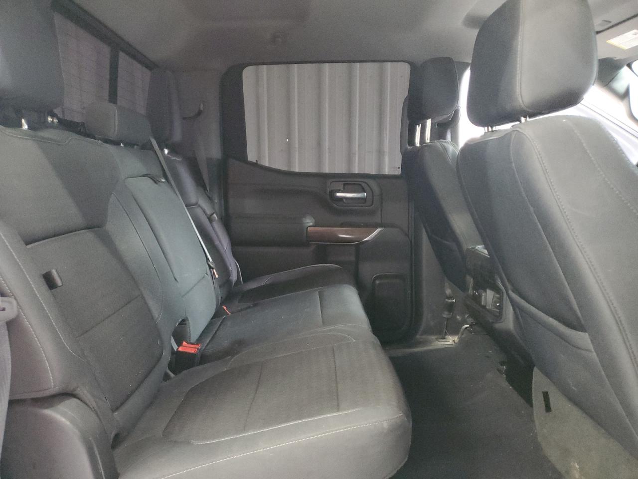 2019 Chevrolet Silverado - Image 10