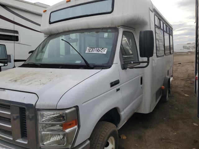 2013 Ford Econoline E350 Super Duty Cutaway Van