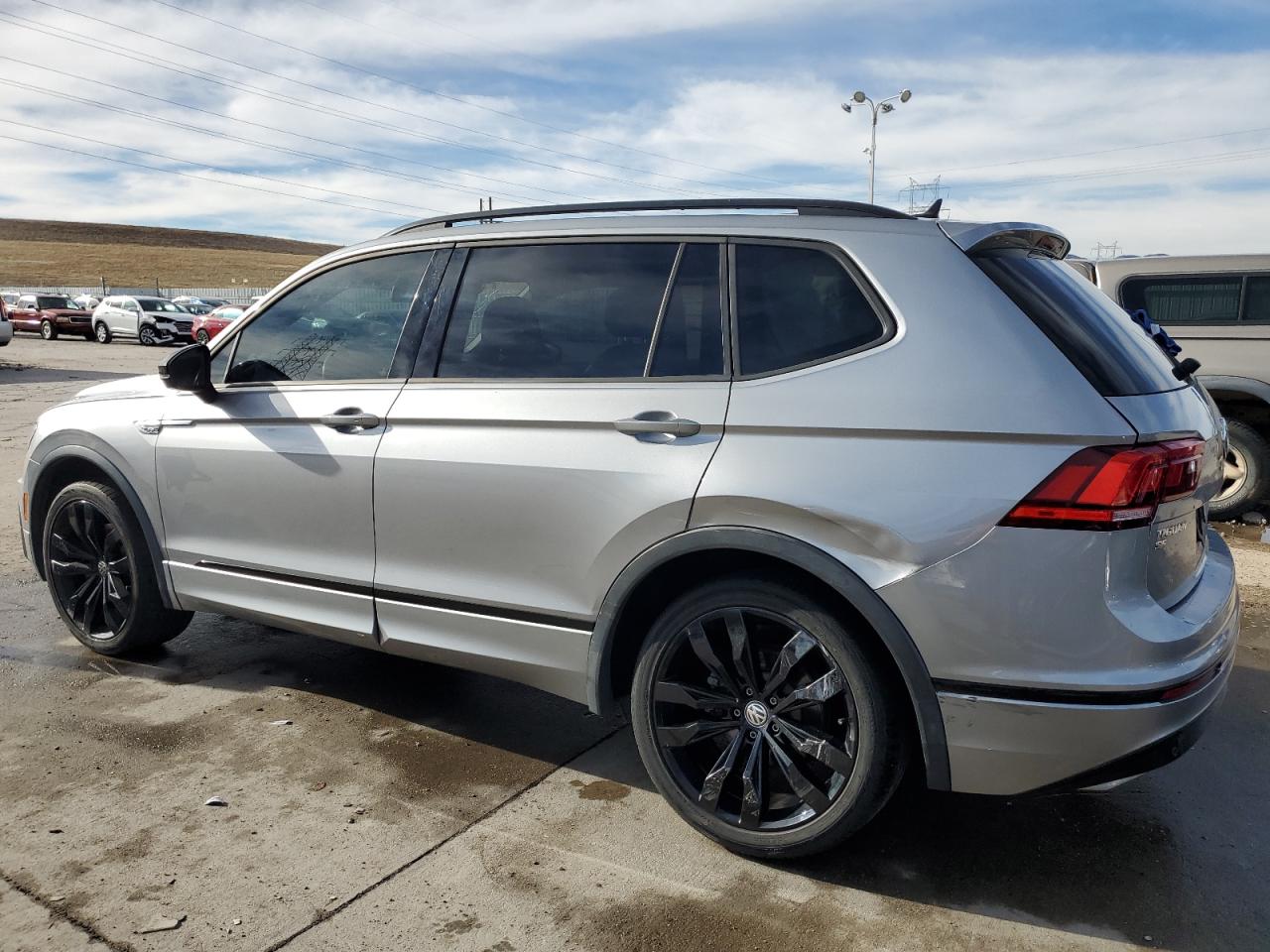 2020 Volkswagen Tiguan - Image 2