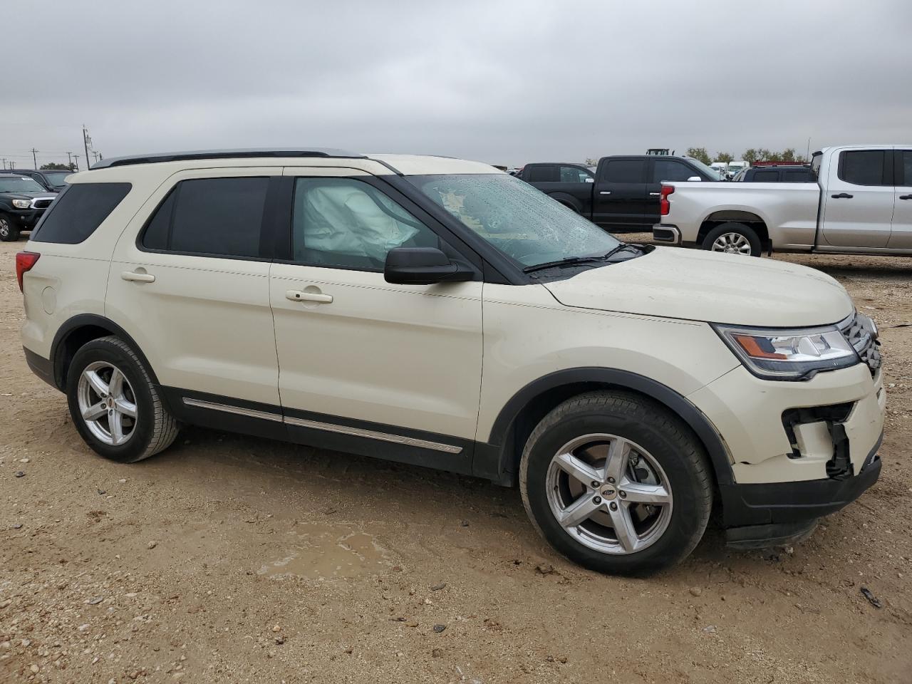 VIN 1FM5K7DH8JGA19165 2018 FORD EXPLORER no.4