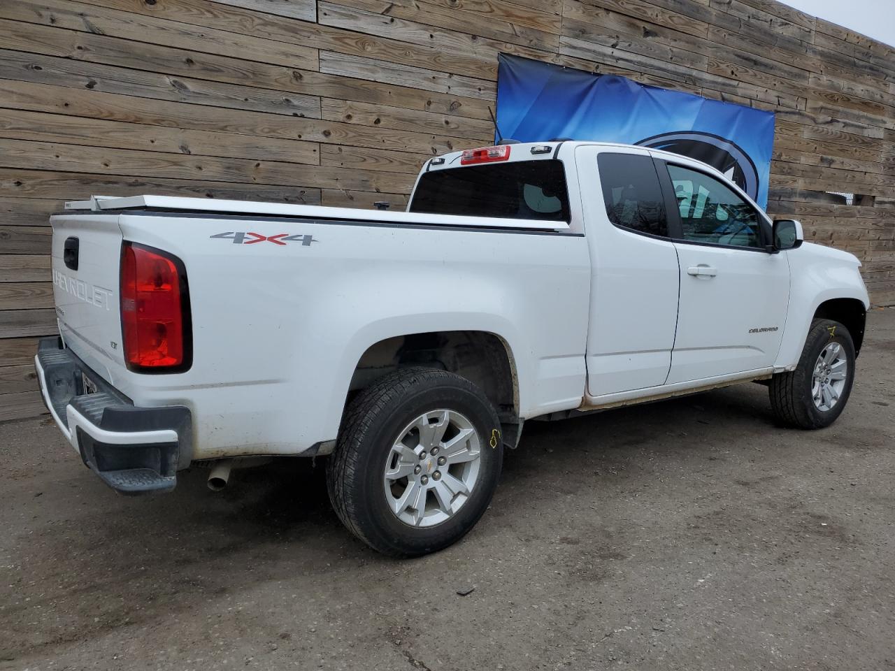 VIN 1GCHTCEA1N1222268 2022 CHEVROLET COLORADO no.3