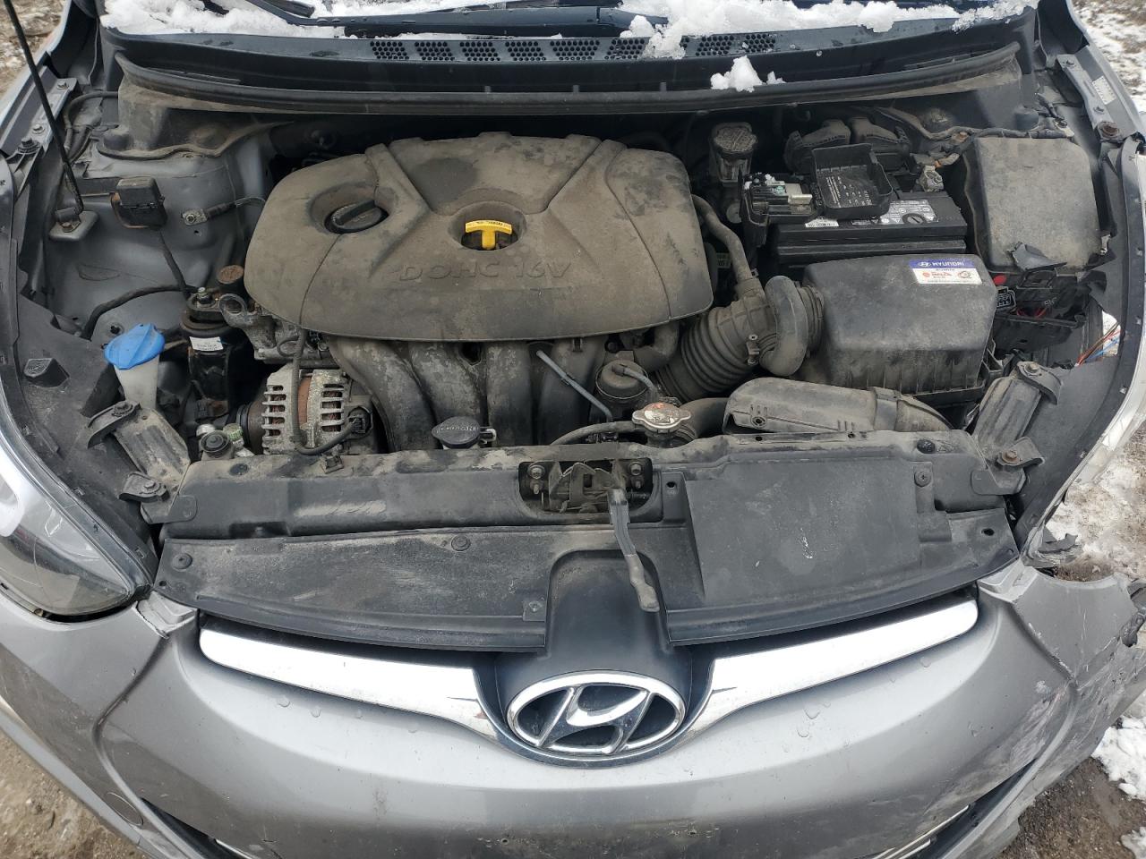 2016 Hyundai Elantra - Image 11