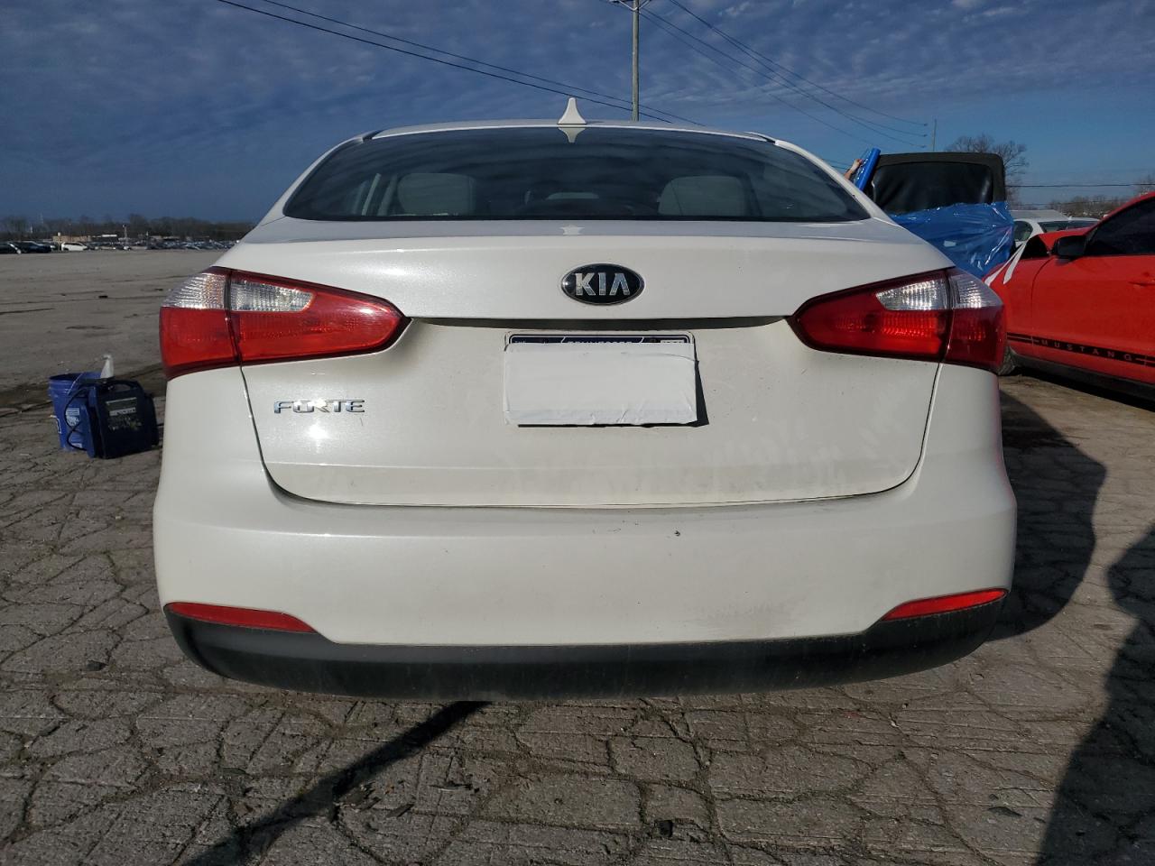 VIN KNAFX4A68F5269615 2015 KIA FORTE no.6