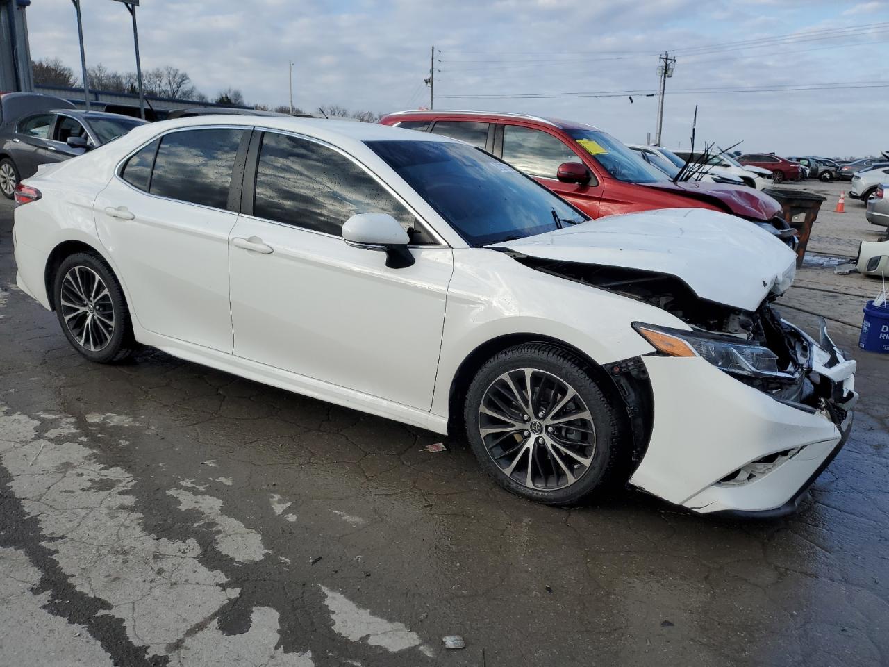 VIN JTNB11HK2J3001745 2018 TOYOTA CAMRY no.4