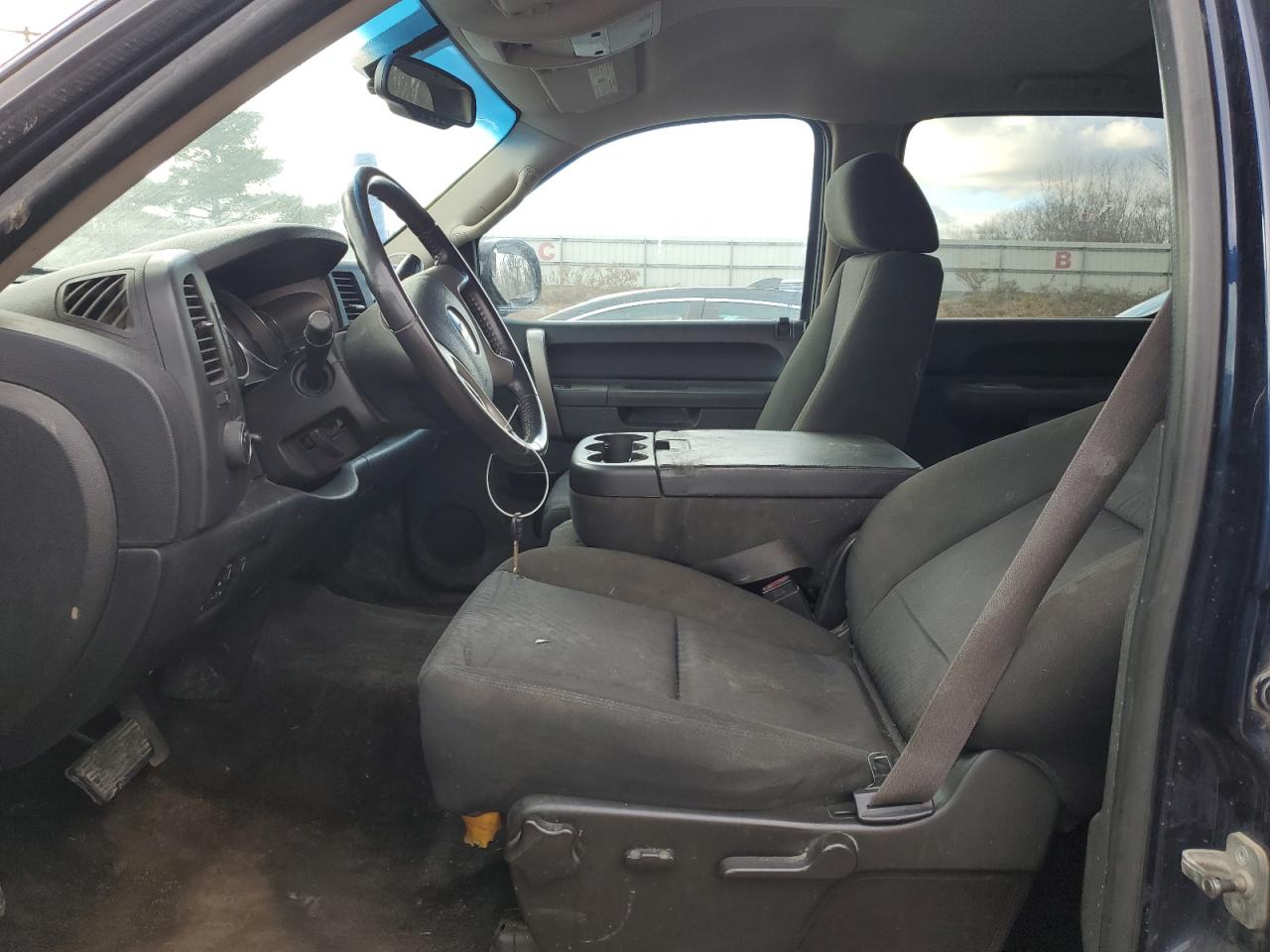 2011 Chevrolet Silverado - Image 7