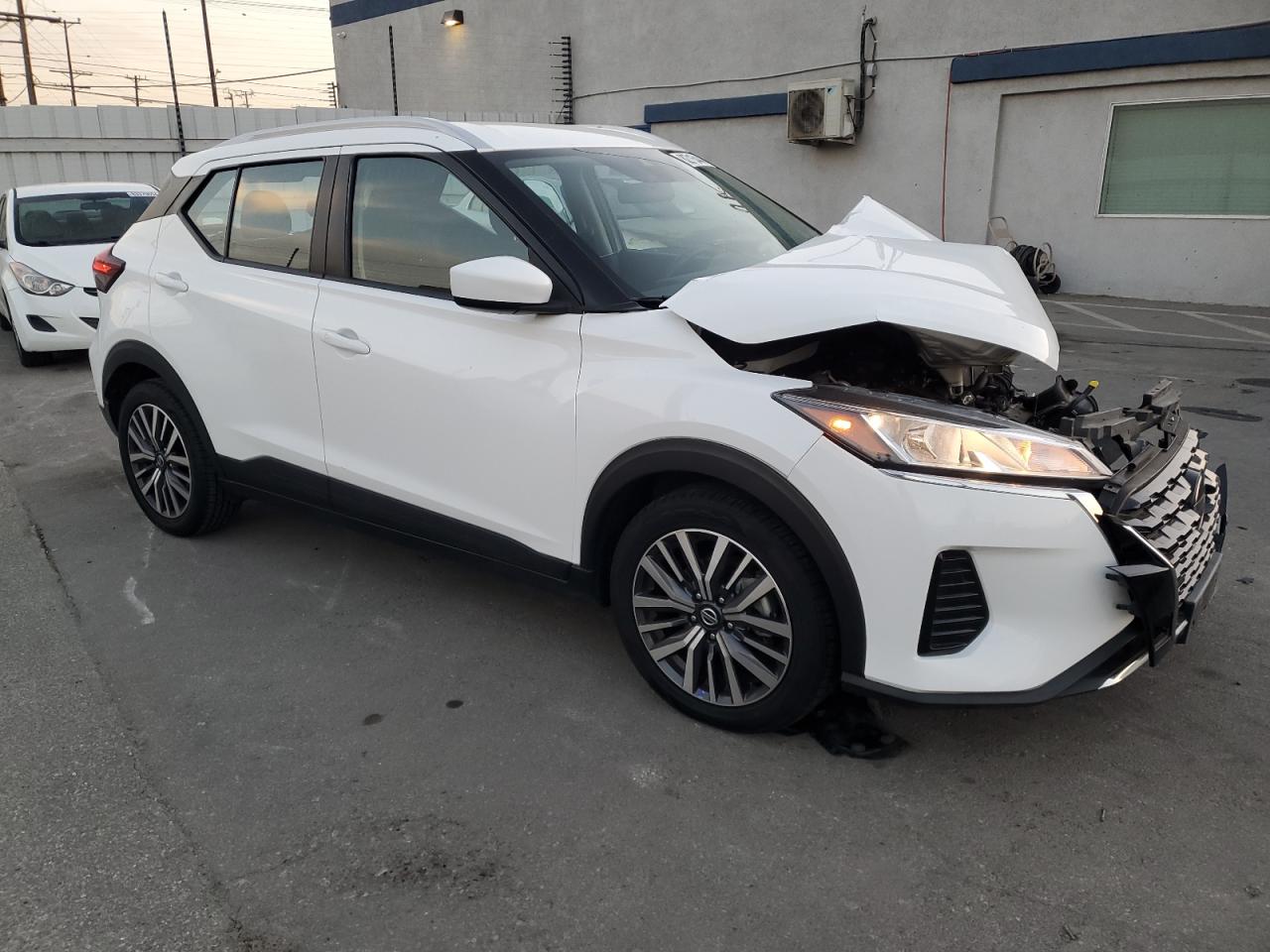 2021 Nissan Kicks - Image 4
