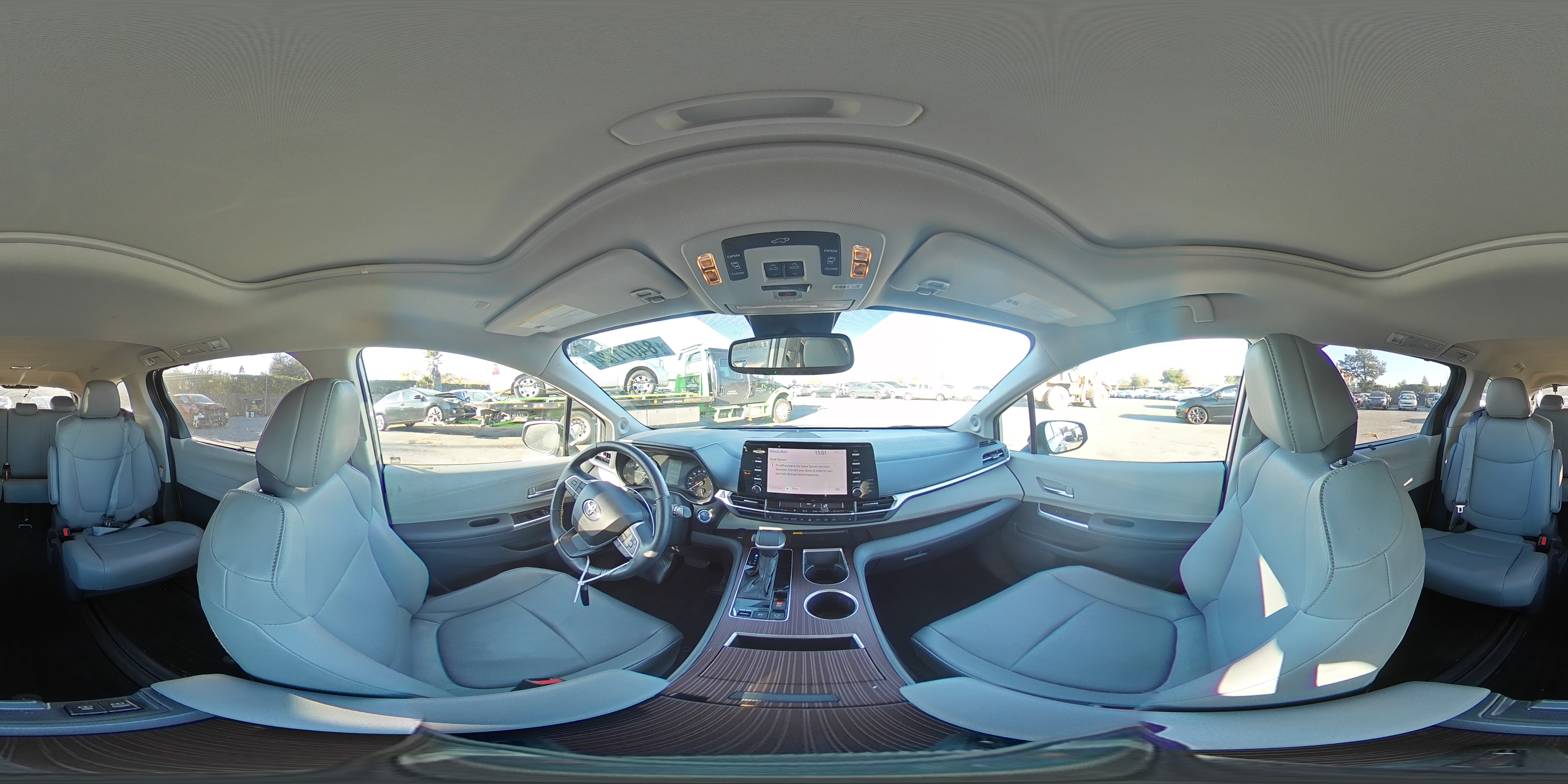 2022 Toyota Sienna - Image 13