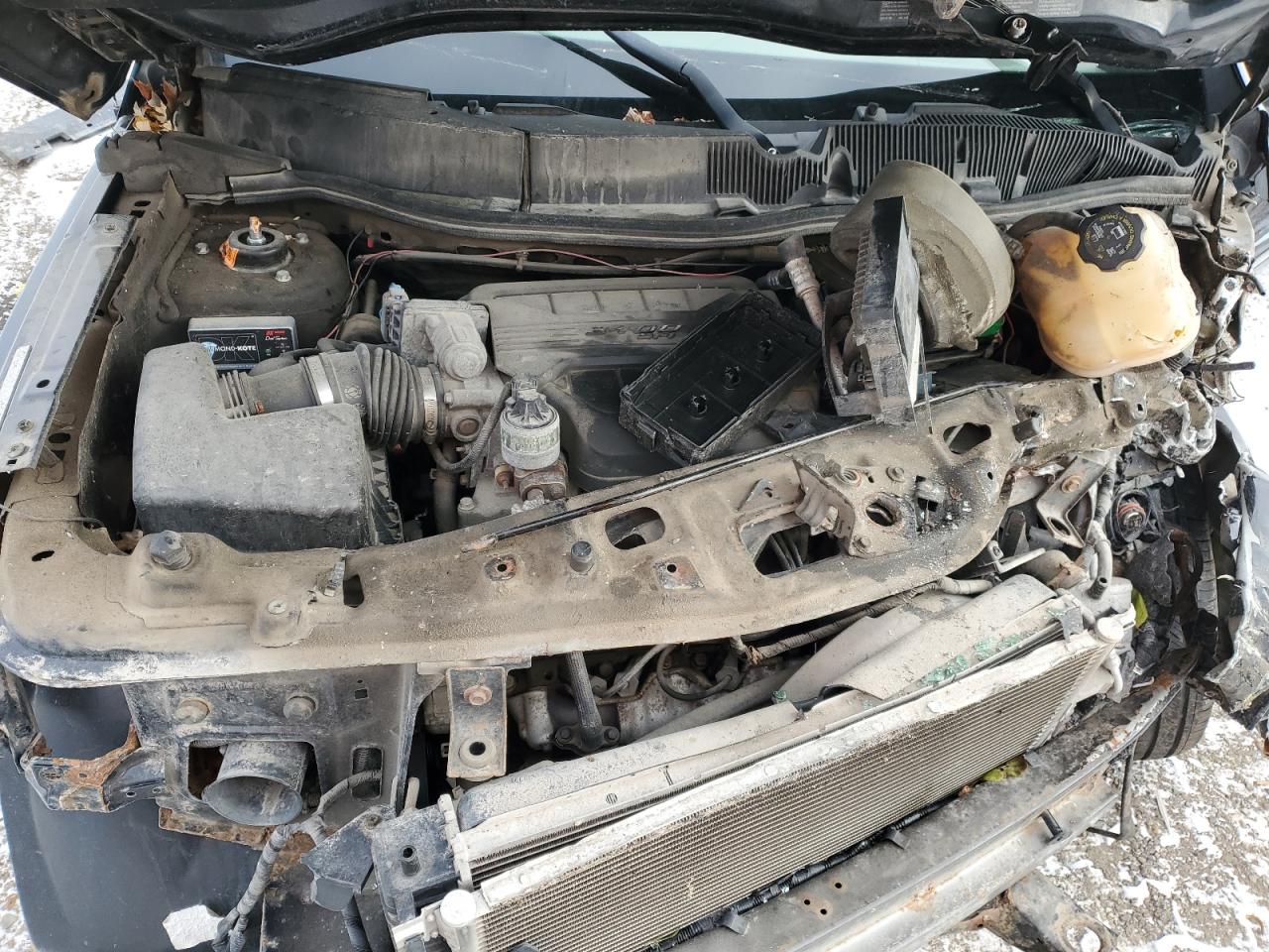 2005 Chevrolet Equinox - Image 12