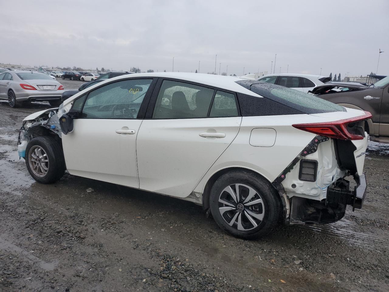 VIN JTDKARFP8H3004757 2017 TOYOTA PRIUS no.2