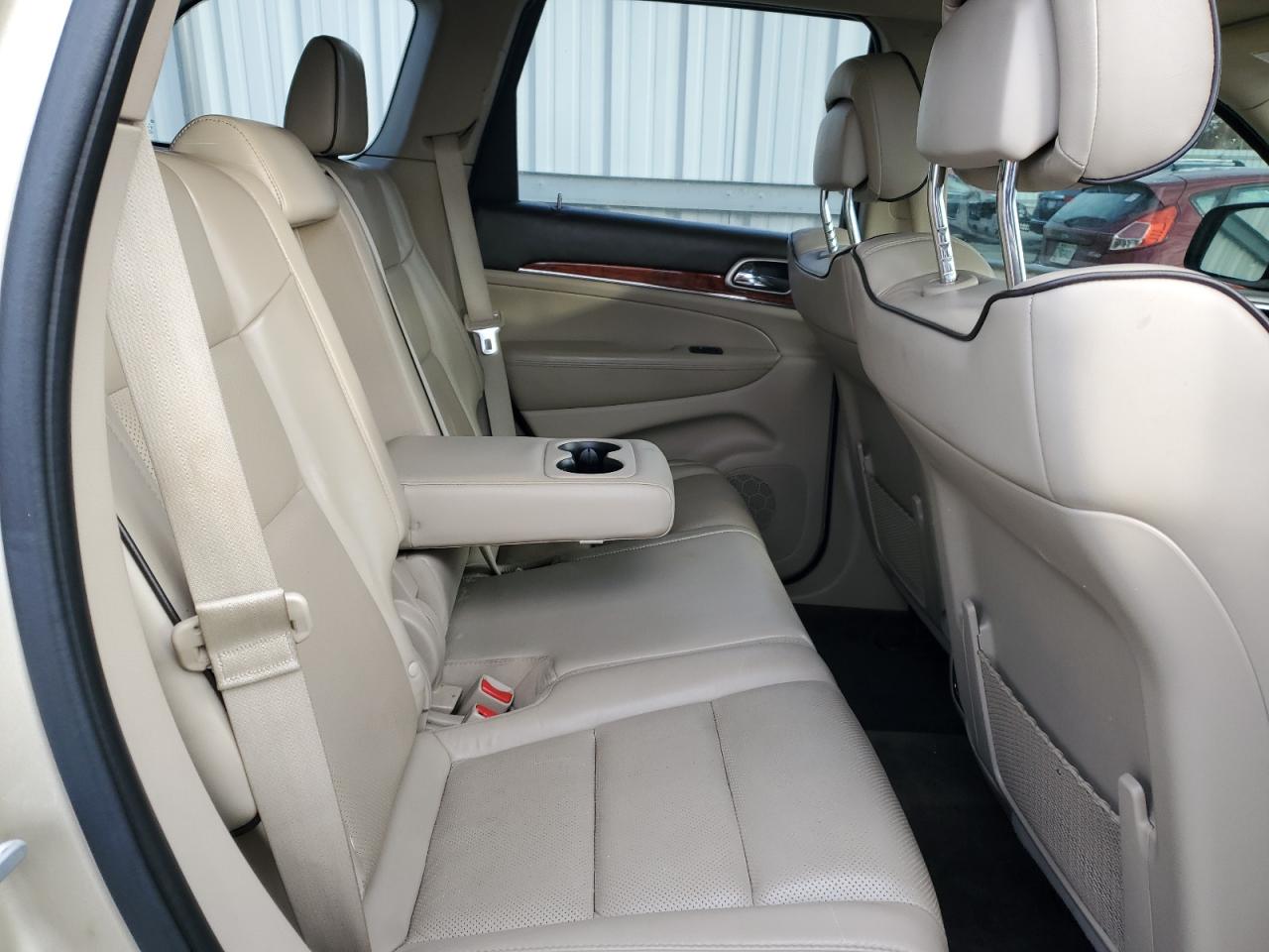 2011 Jeep Grand Cherokee - Image 11