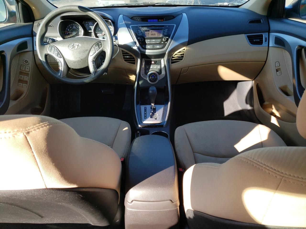 2013 Hyundai Elantra - Image 8