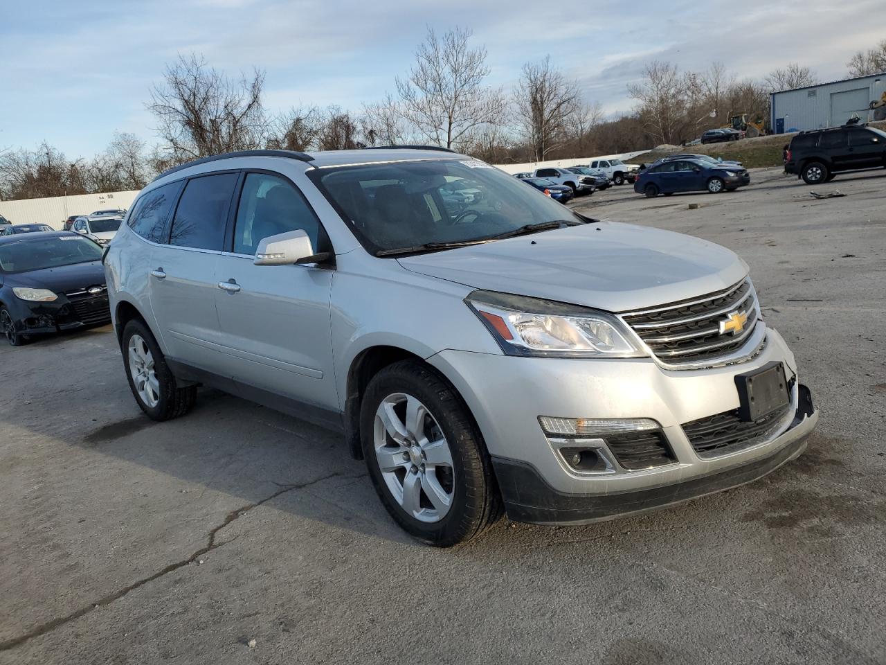 VIN 1GNKRGKD0HJ223708 2017 CHEVROLET TRAVERSE no.4