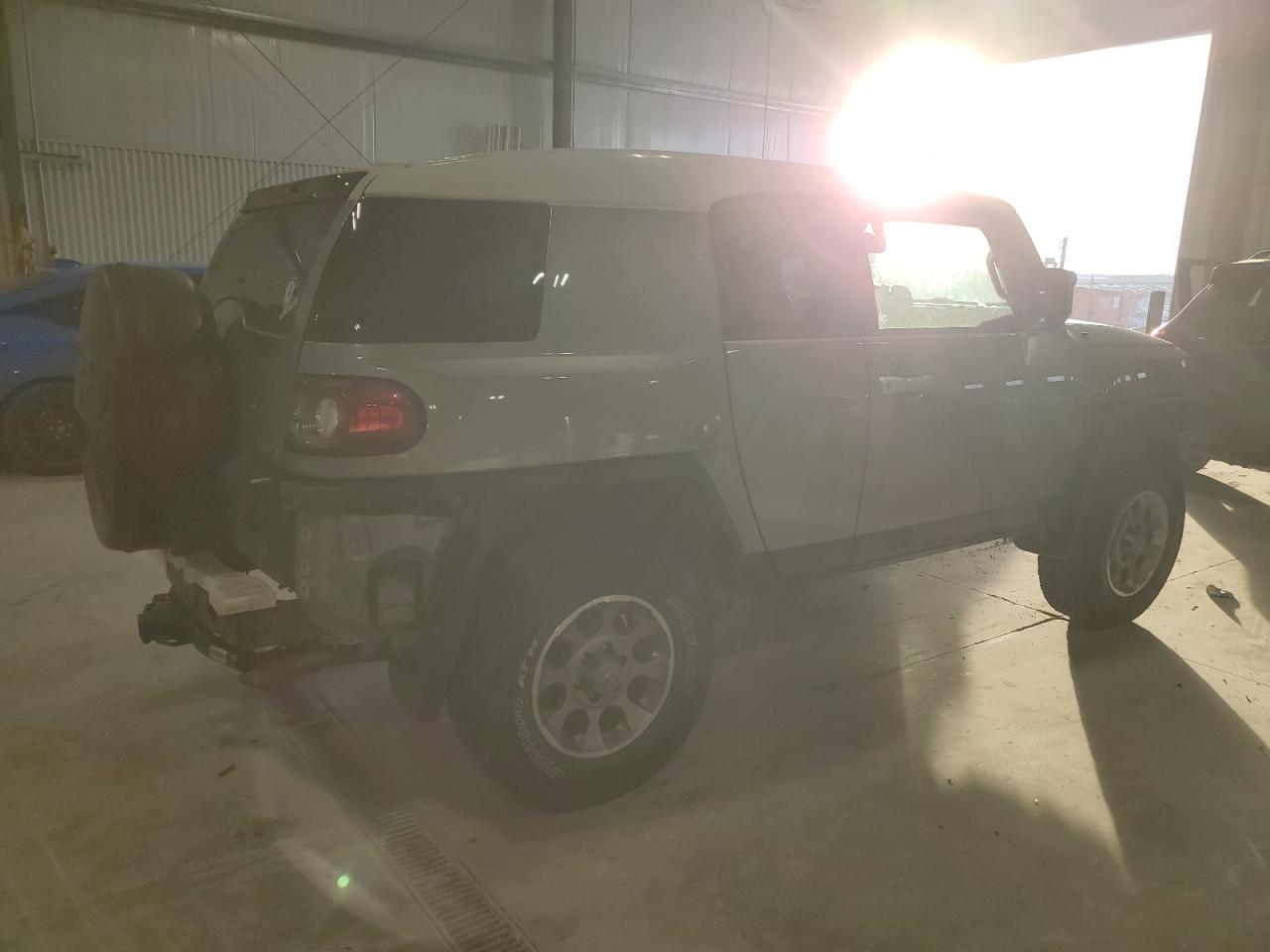 2012 Toyota FJ Cruiser - Image 3