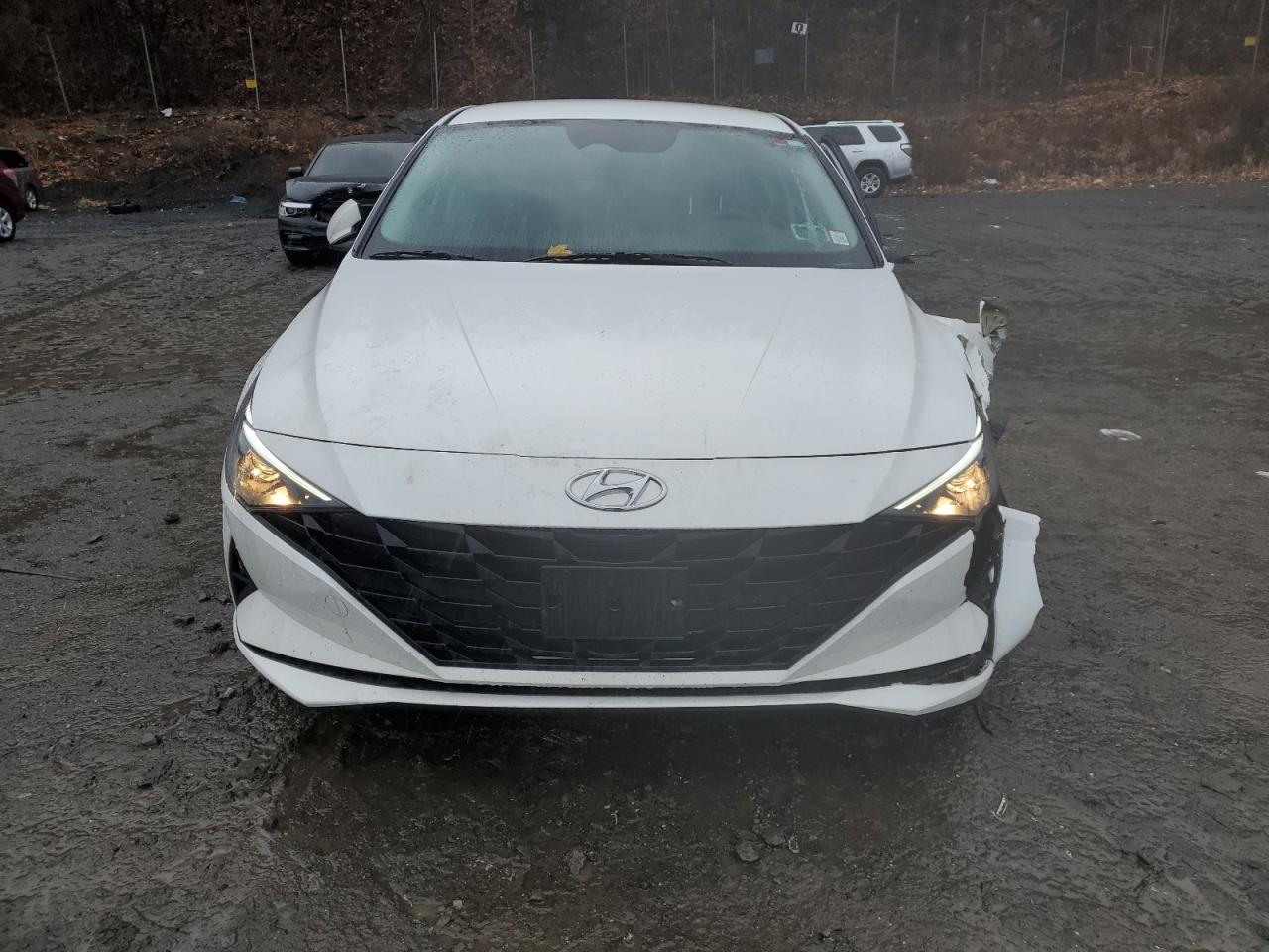 2023 Hyundai Elantra - Image 5