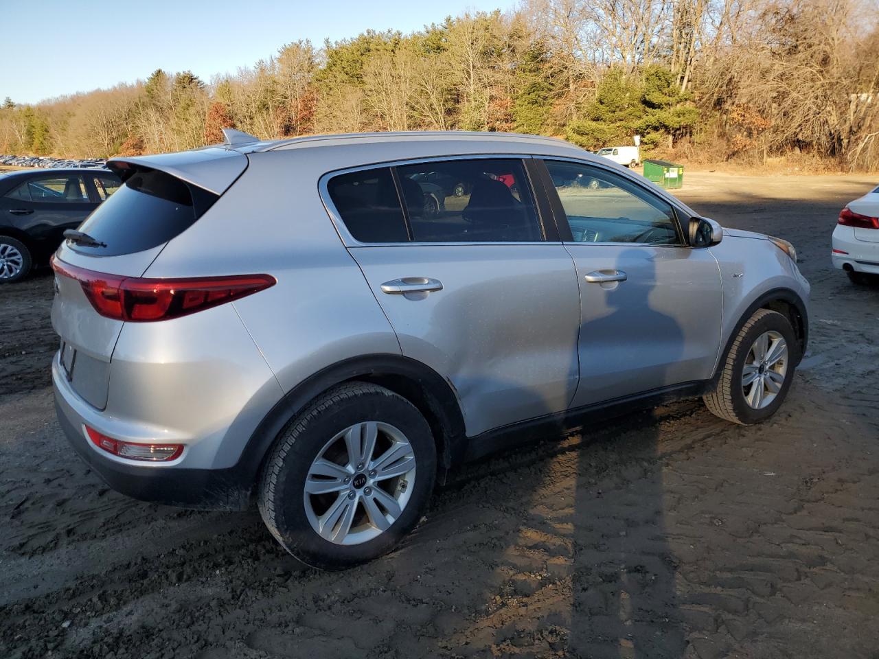 VIN KNDPMCACXJ7374024 2018 KIA SPORTAGE no.3