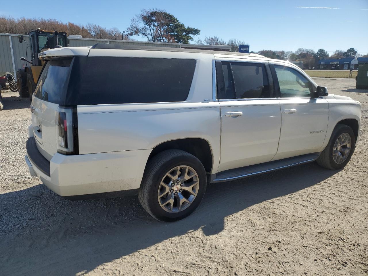 2015 GMC Yukon - Image 3