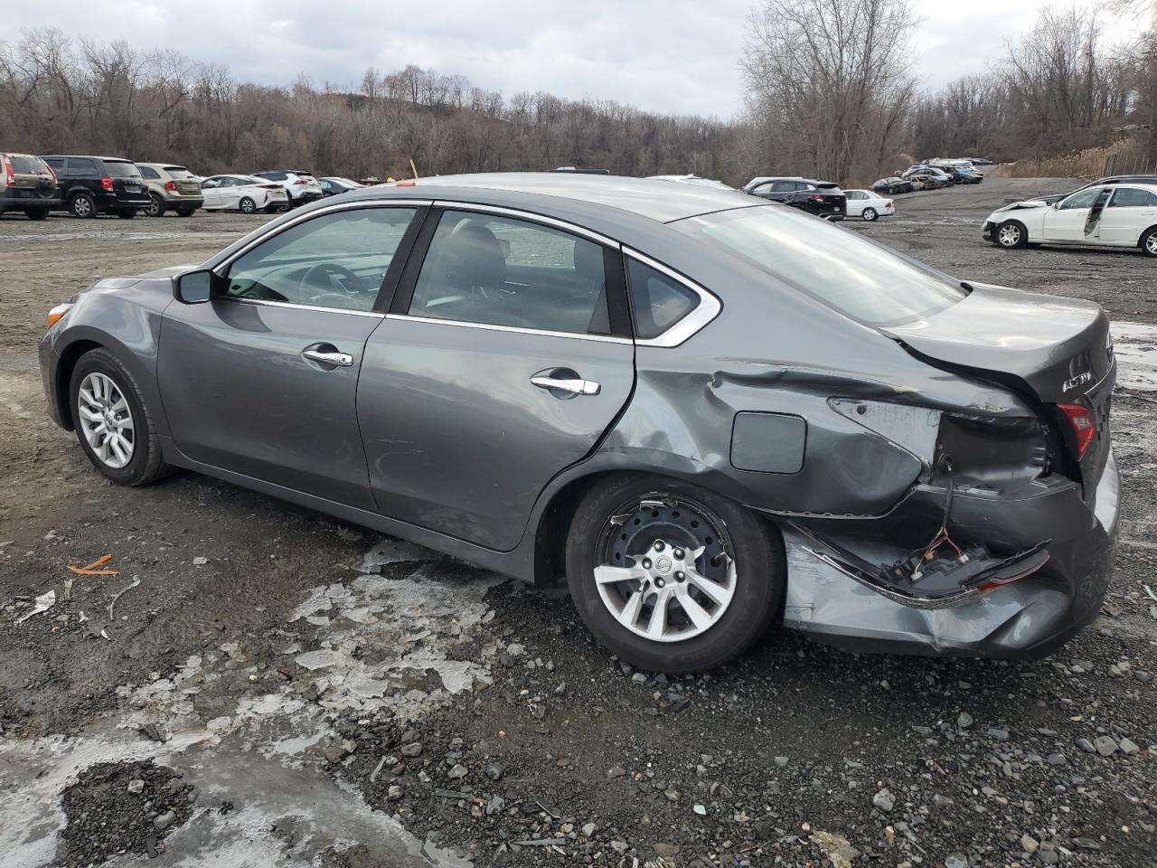 2016 Nissan Altima - Image 2
