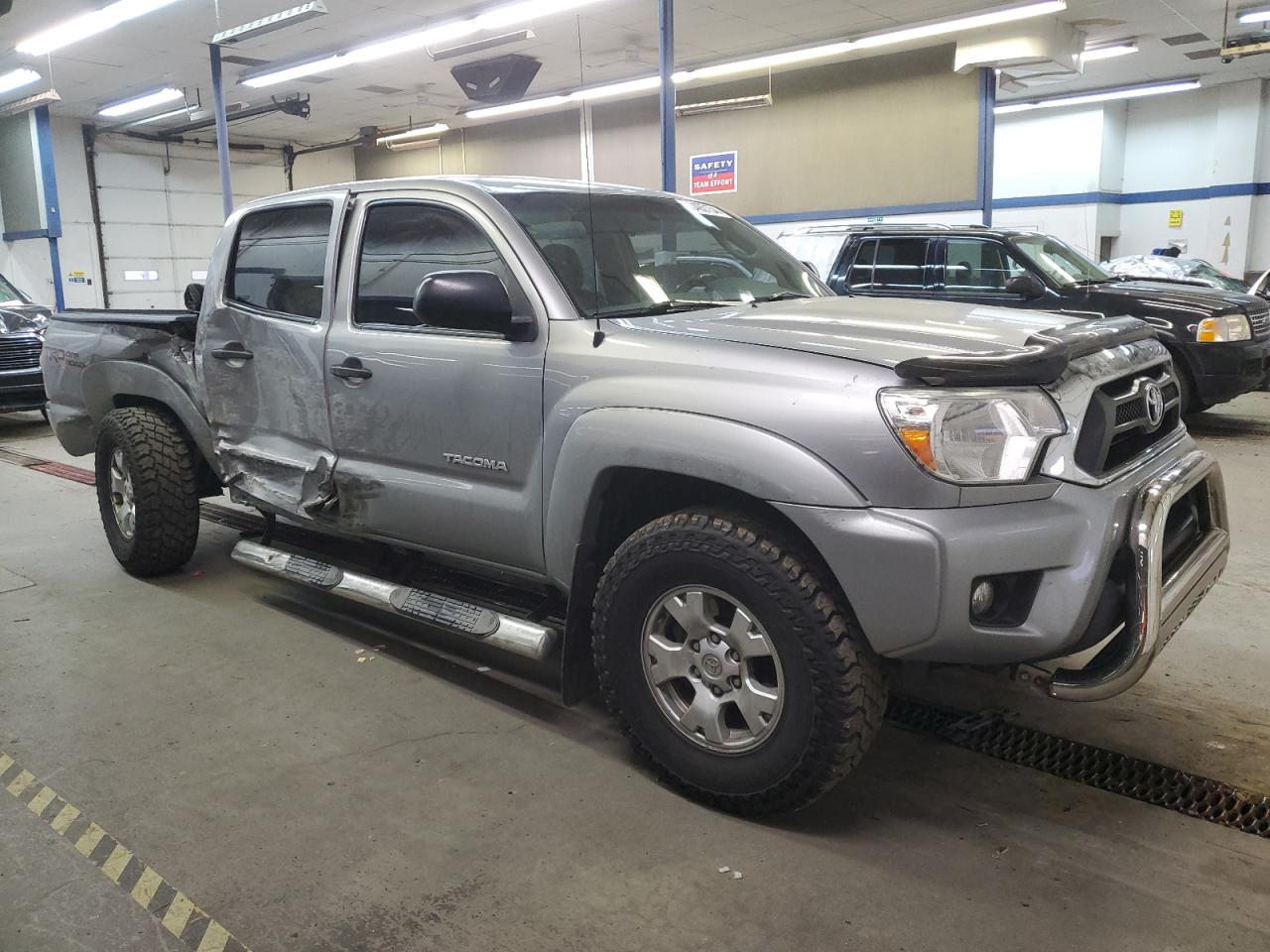 VIN 3TMLU4EN7FM190141 2015 TOYOTA TACOMA no.4