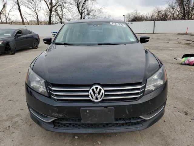 Sedans VOLKSWAGEN PASSAT 2014 Czarny