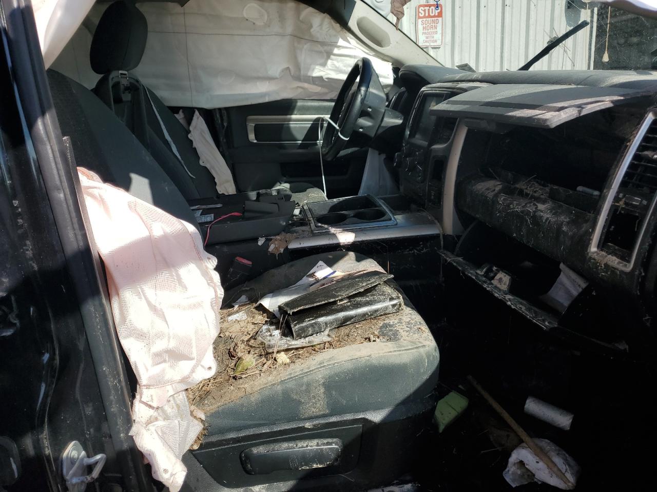2015 RAM 1500 - Image 7