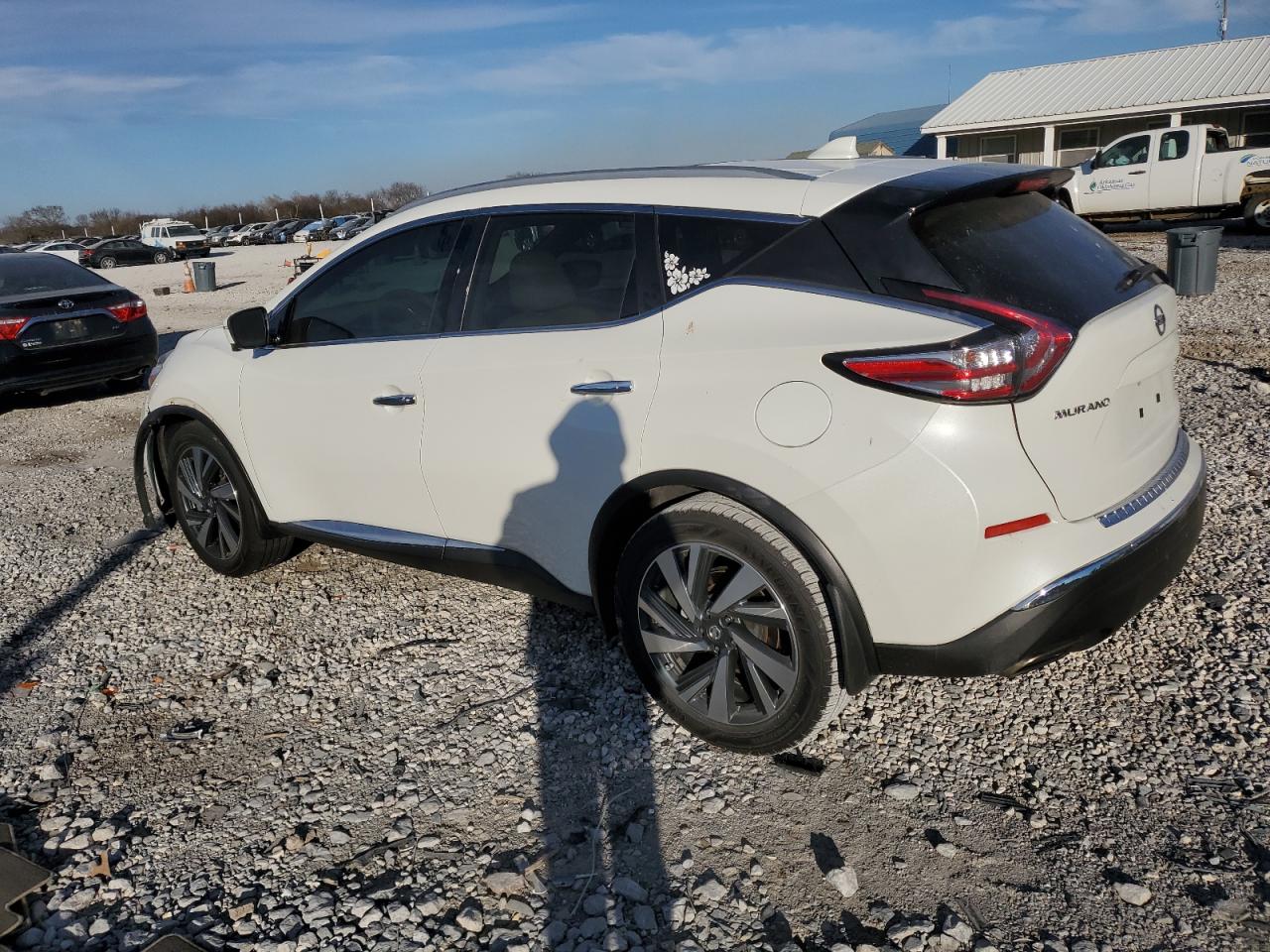 2017 Nissan Murano - Image 2