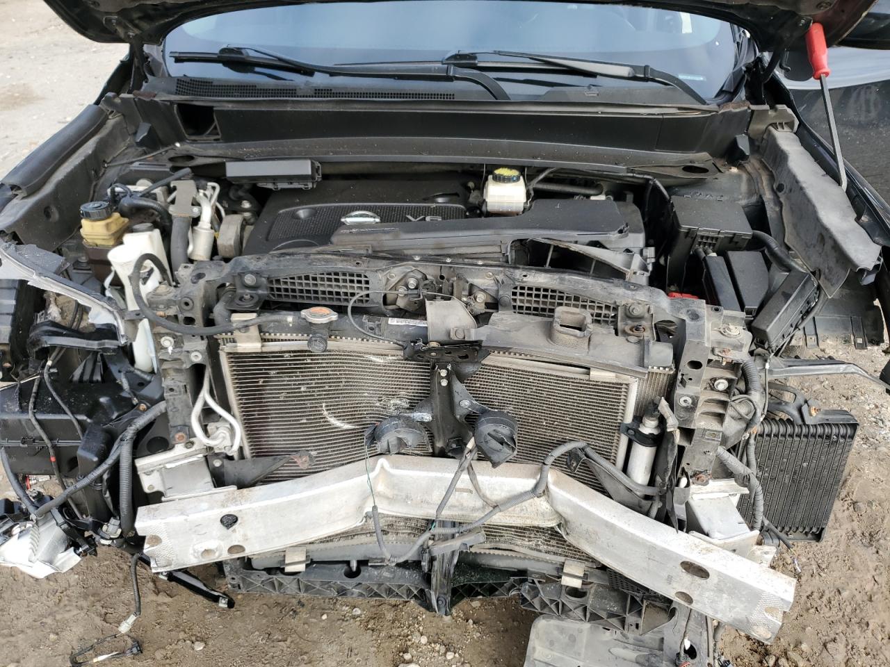 2015 Nissan Pathfinder - Image 12