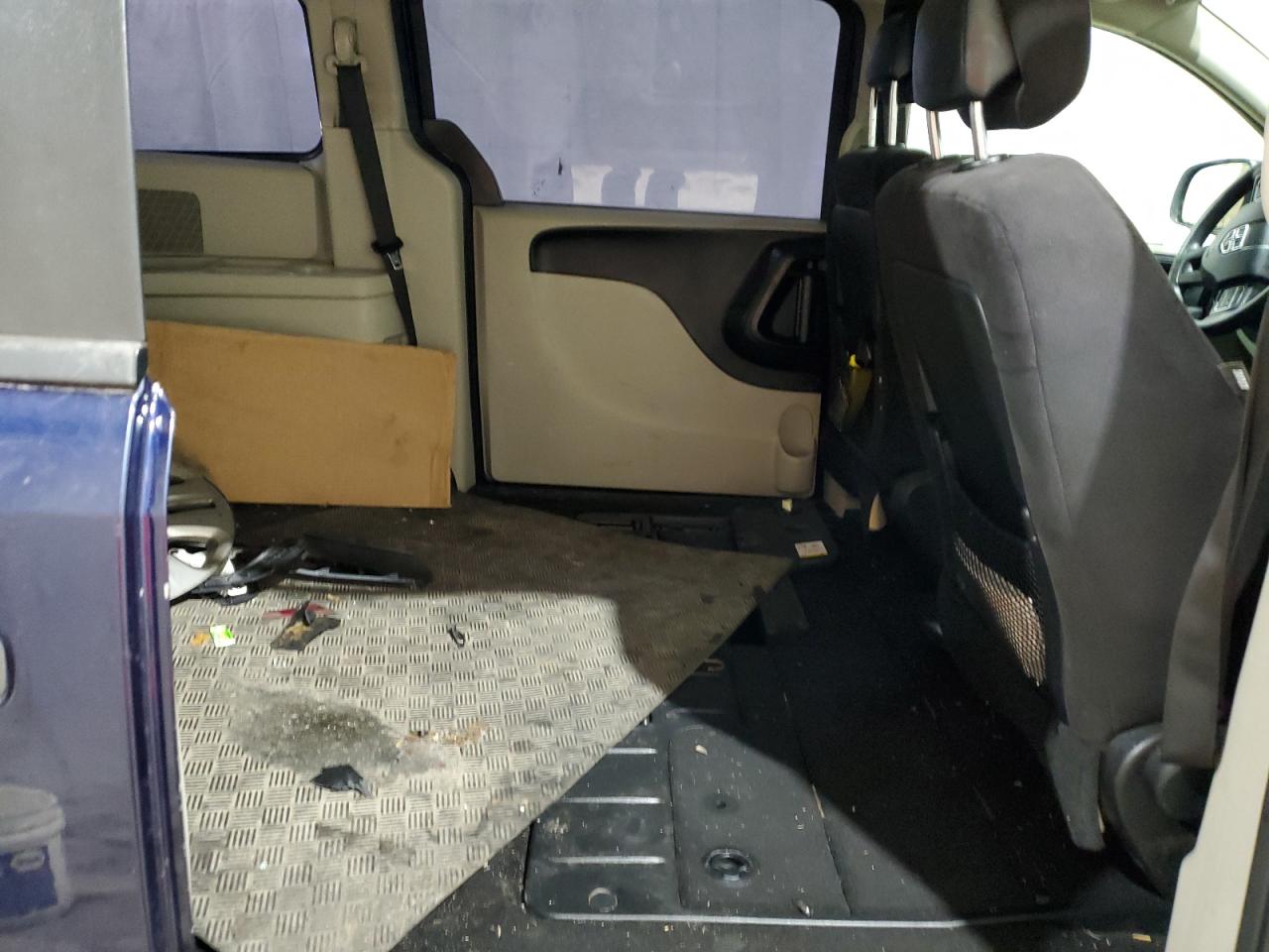 2014 Dodge Caravan - Image 10