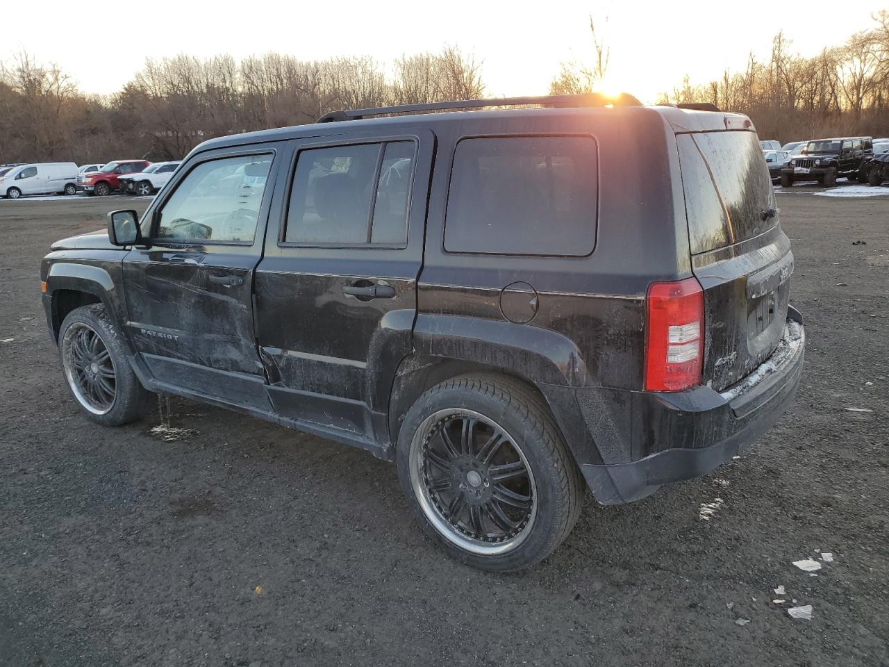 VIN 1C4NJRBB1HD153688 2017 JEEP PATRIOT no.2