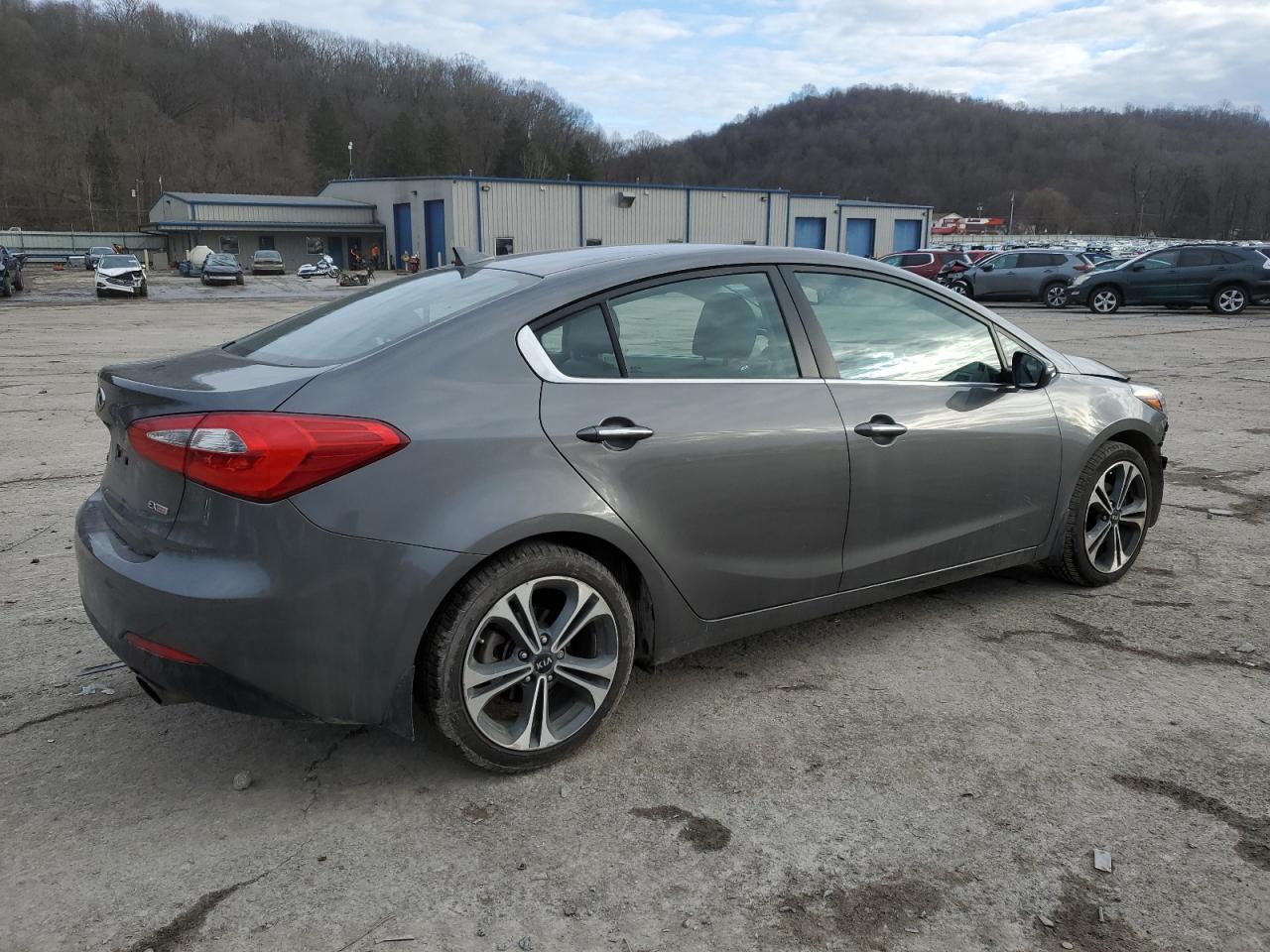 VIN KNAFZ4A88E5064984 2014 KIA FORTE no.3