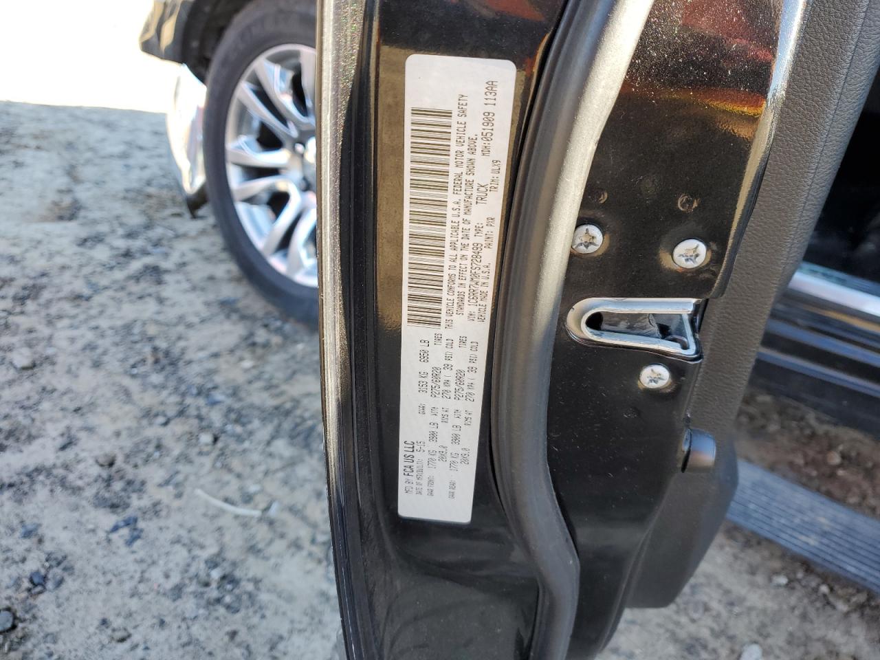 2015 RAM 1500 - Image 14