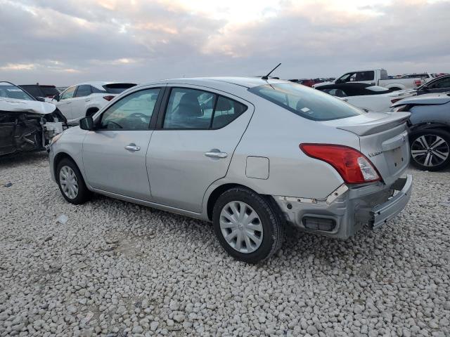  NISSAN VERSA 2017 Srebrny