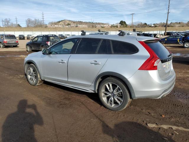  VOLVO V60 2017 Srebrny