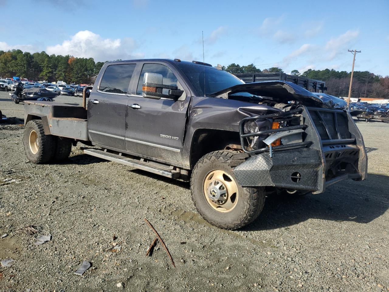 2015 Chevrolet Silverado - Image 4