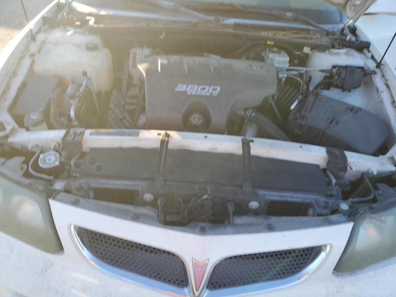 2002 Pontiac Bonneville - Image 11