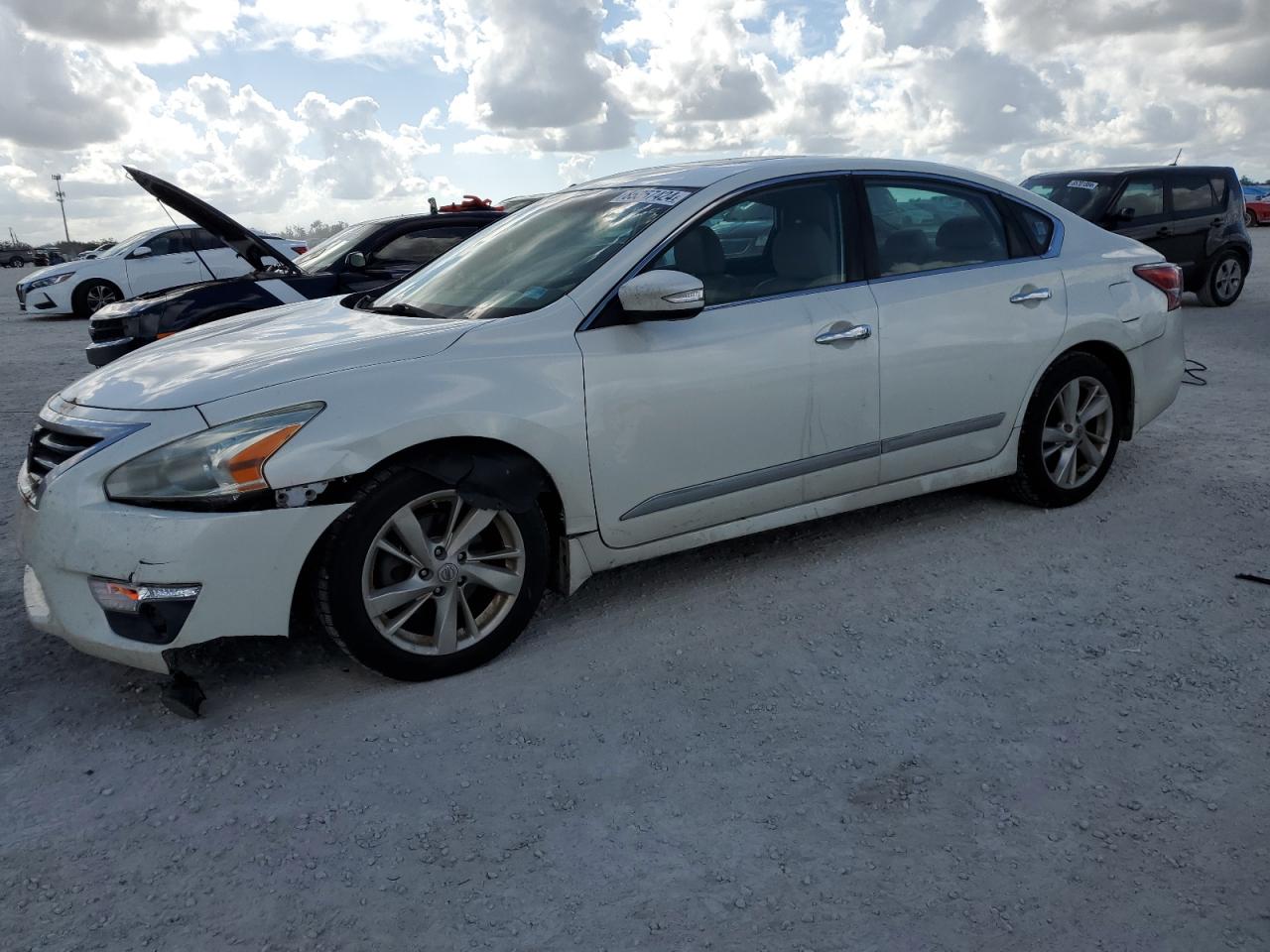 2015 Nissan Altima - Image 1