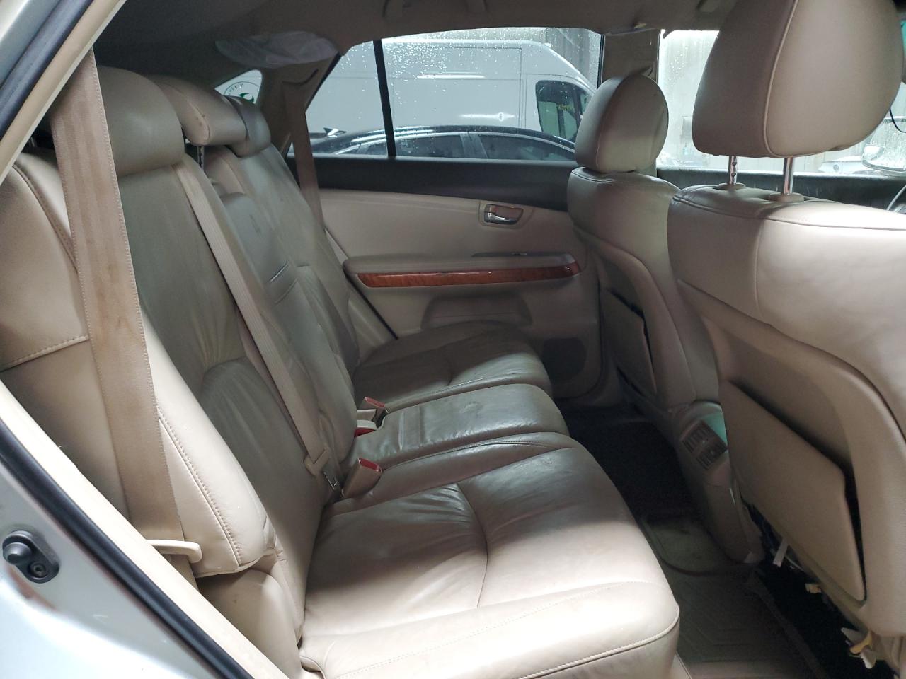 2004 Lexus RX - Image 10