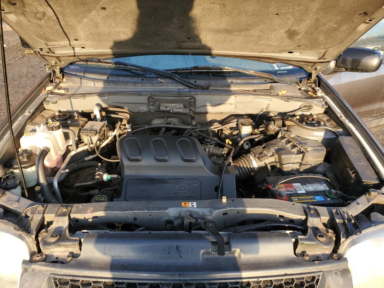 2004 Ford Escape - Image 13