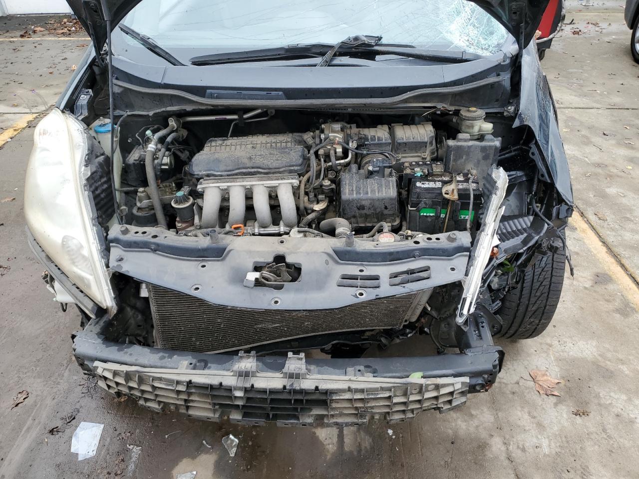 2010 Honda Fit - Image 11