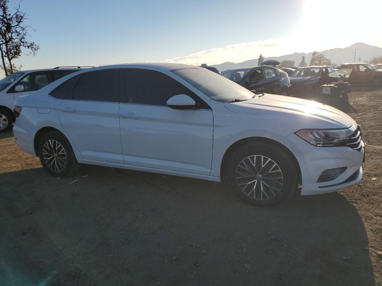 2021 Volkswagen Jetta - Image 4