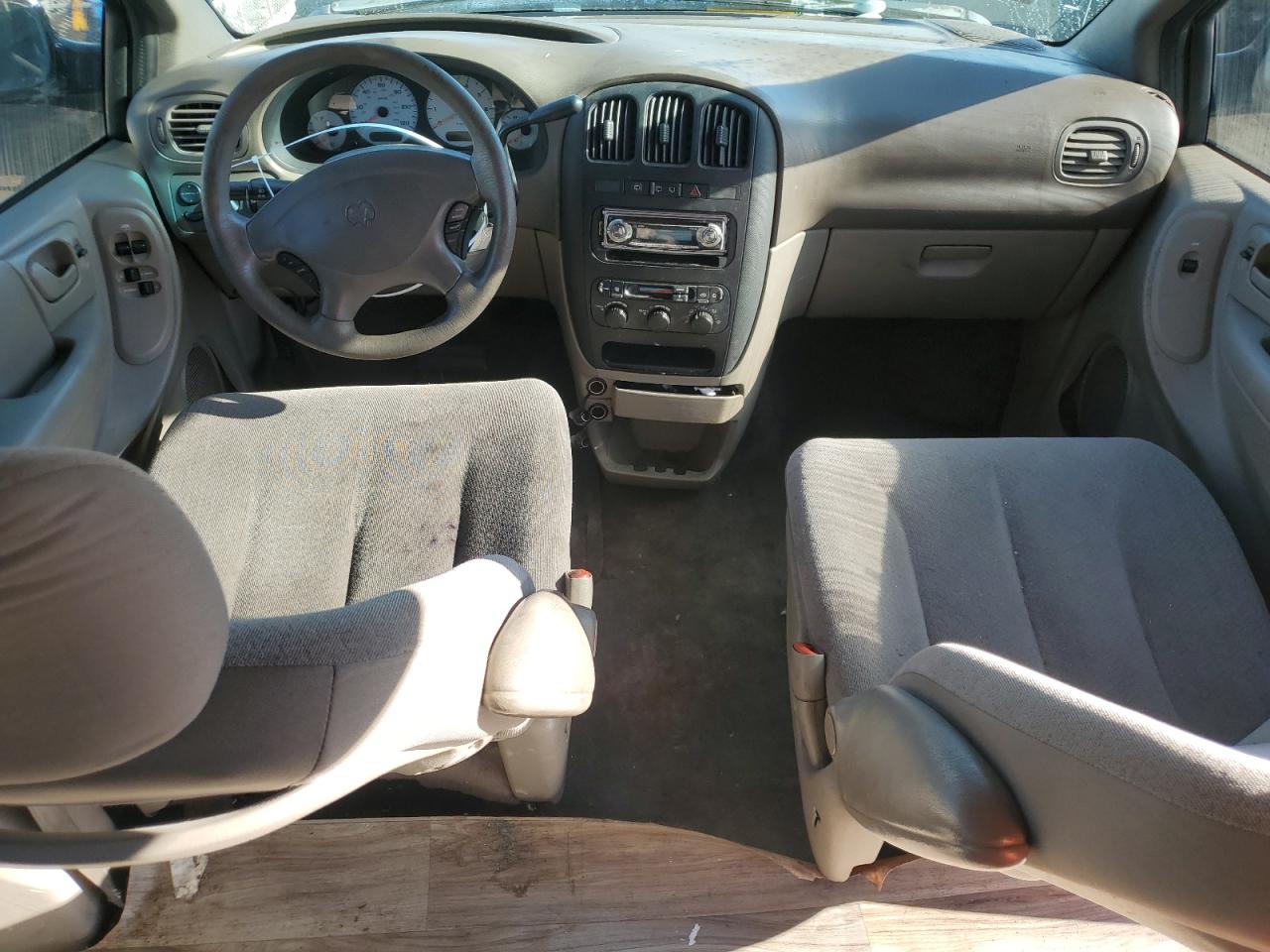 2003 Dodge Caravan - Image 8
