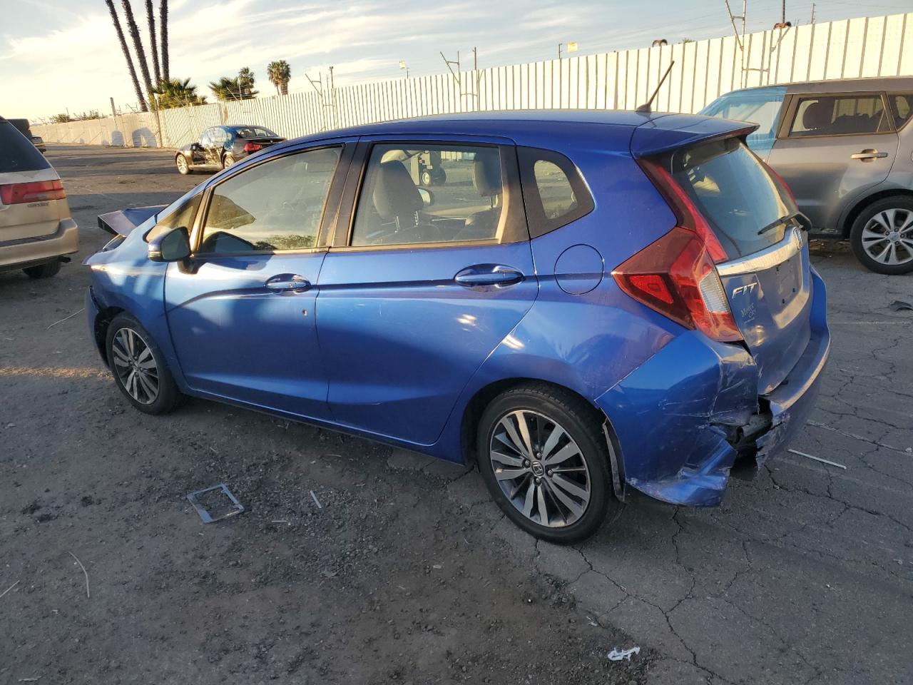 VIN 3HGGK5H84GM703545 2016 HONDA FIT no.2